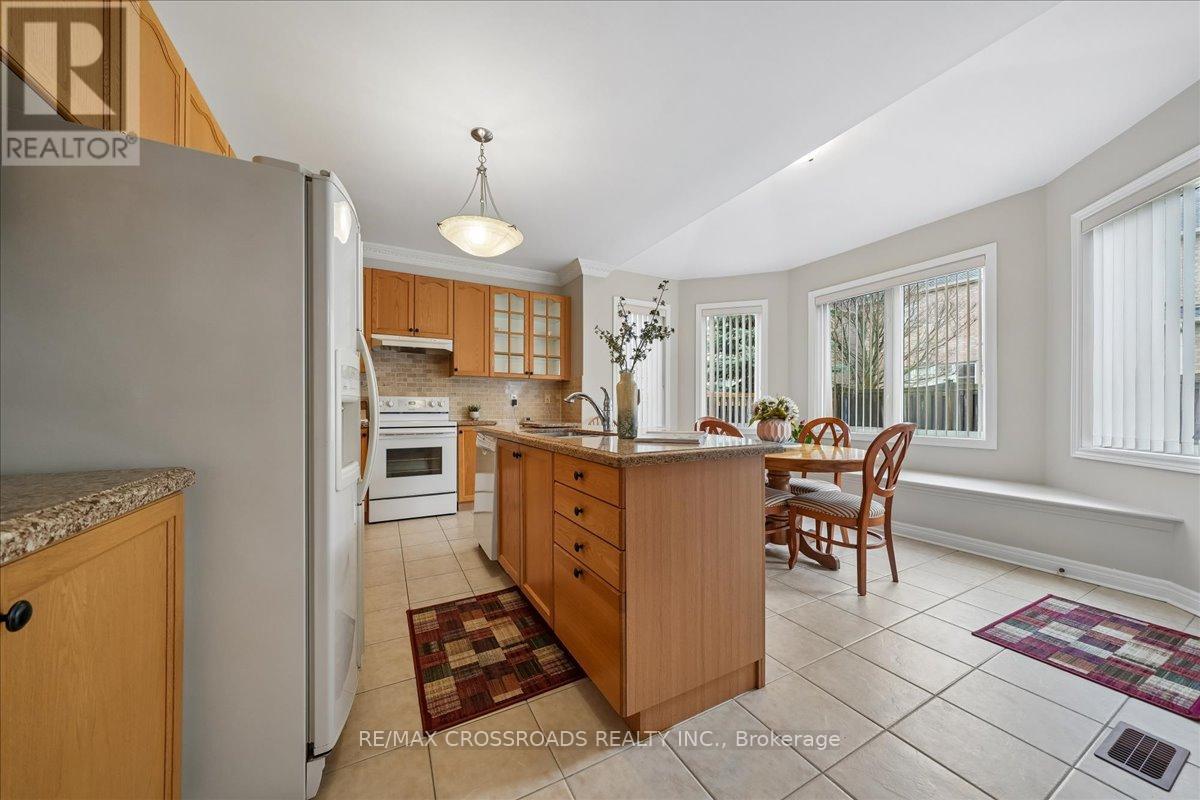 11 Cottingham Street, Markham, Ontario  L6C 2V3 - Photo 12 - N13013376