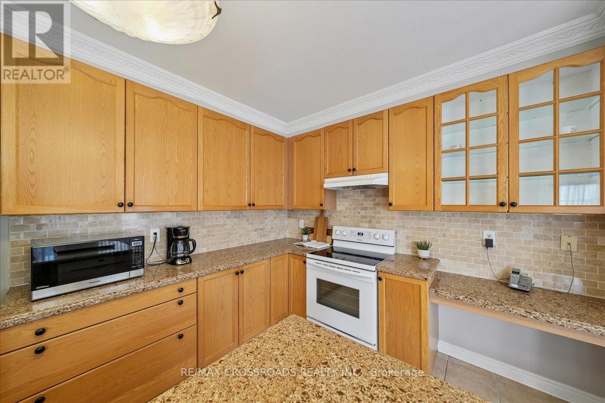 11 Cottingham Street, Markham, Ontario  L6C 2V3 - Photo 13 - N13013376