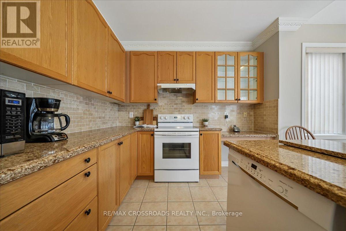 11 Cottingham Street, Markham, Ontario  L6C 2V3 - Photo 14 - N13013376