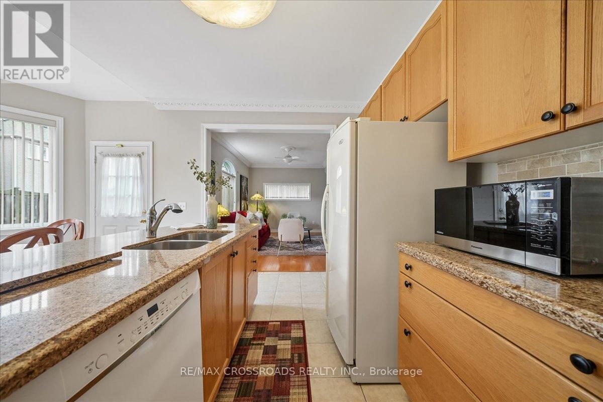 11 Cottingham Street, Markham, Ontario  L6C 2V3 - Photo 15 - N13013376