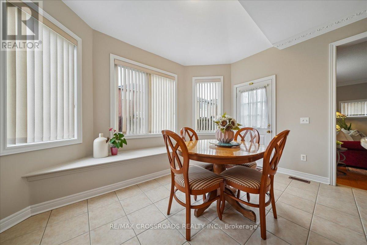 11 Cottingham Street, Markham, Ontario  L6C 2V3 - Photo 16 - N13013376