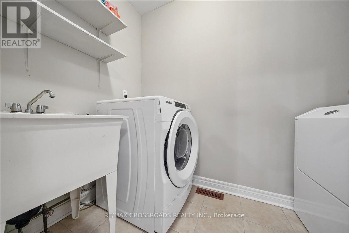 11 Cottingham Street, Markham, Ontario  L6C 2V3 - Photo 19 - N13013376