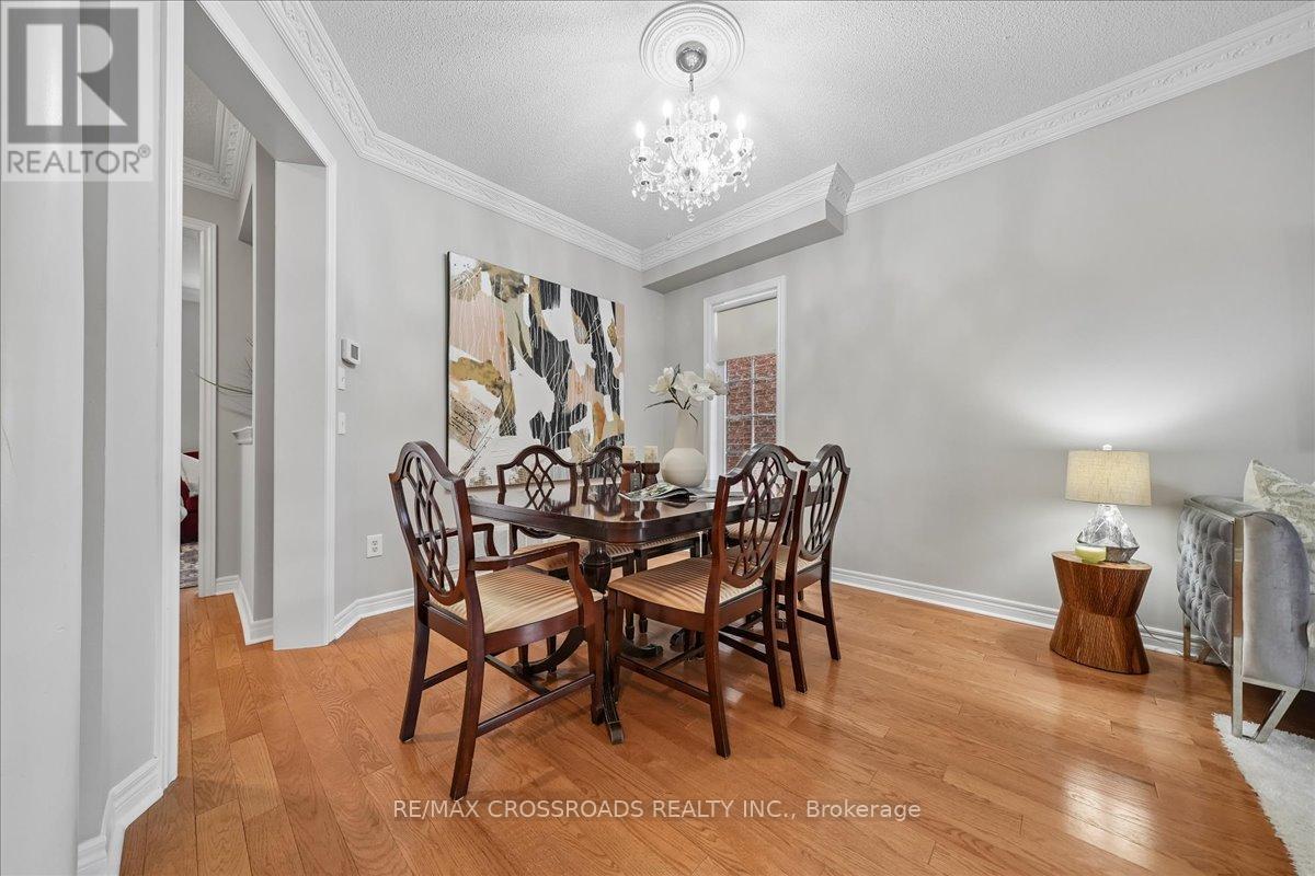 11 Cottingham Street, Markham, Ontario  L6C 2V3 - Photo 7 - N13013376