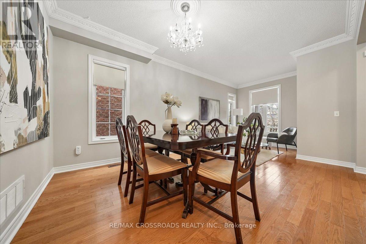 11 Cottingham Street, Markham, Ontario  L6C 2V3 - Photo 8 - N13013376