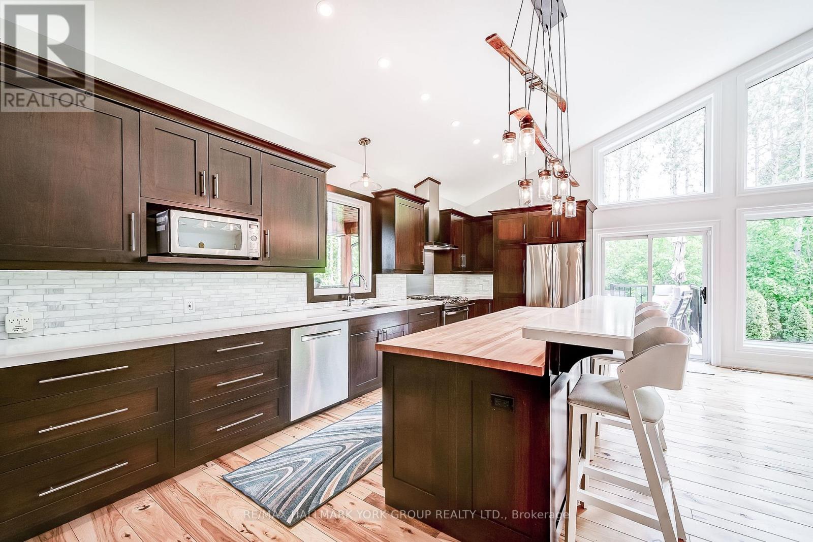 118 Mennill Drive, Springwater (Snow Valley), Ontario  L0L 1Y3 - Photo 15 - S13013286