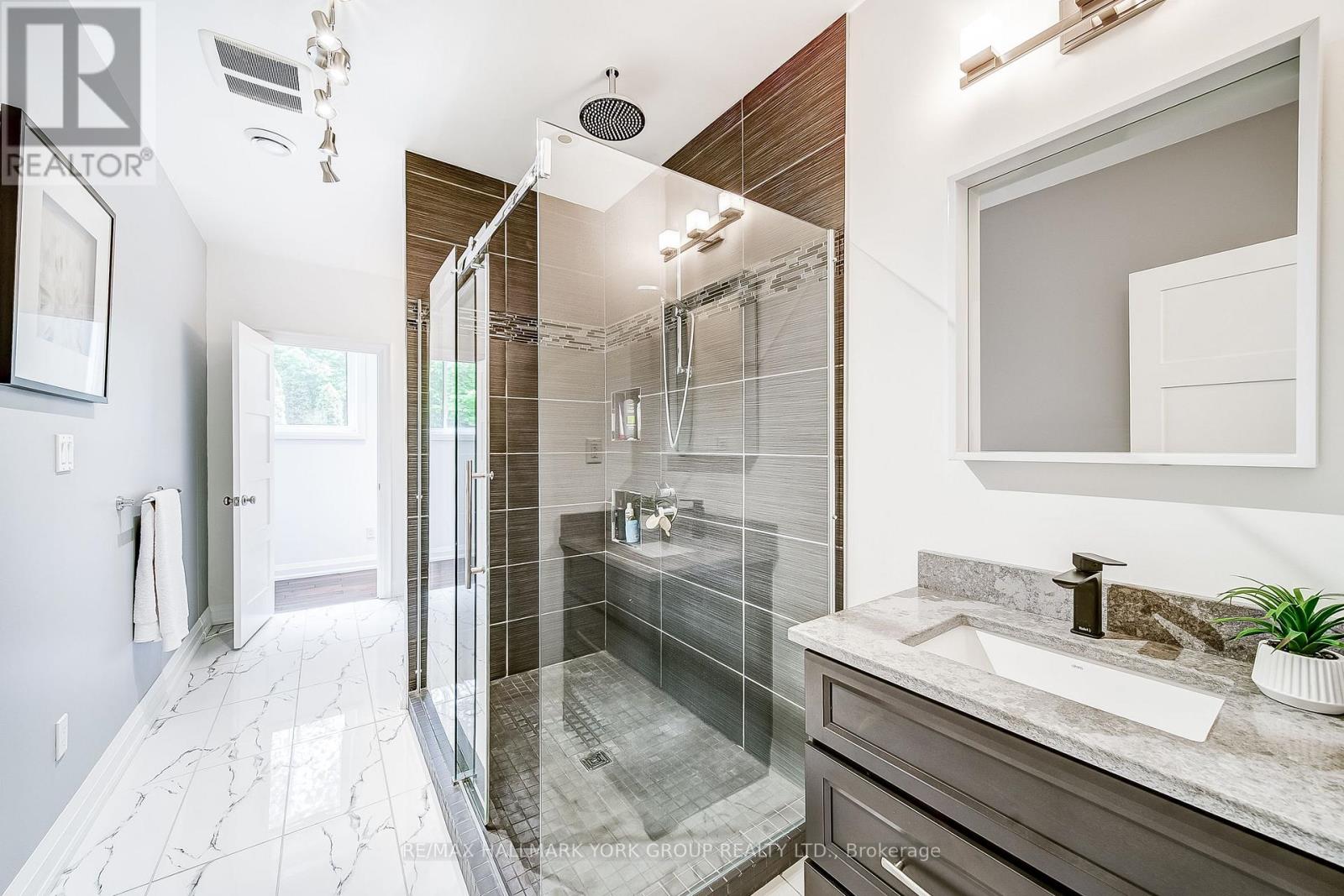 118 Mennill Drive, Springwater (Snow Valley), Ontario  L0L 1Y3 - Photo 32 - S13013286