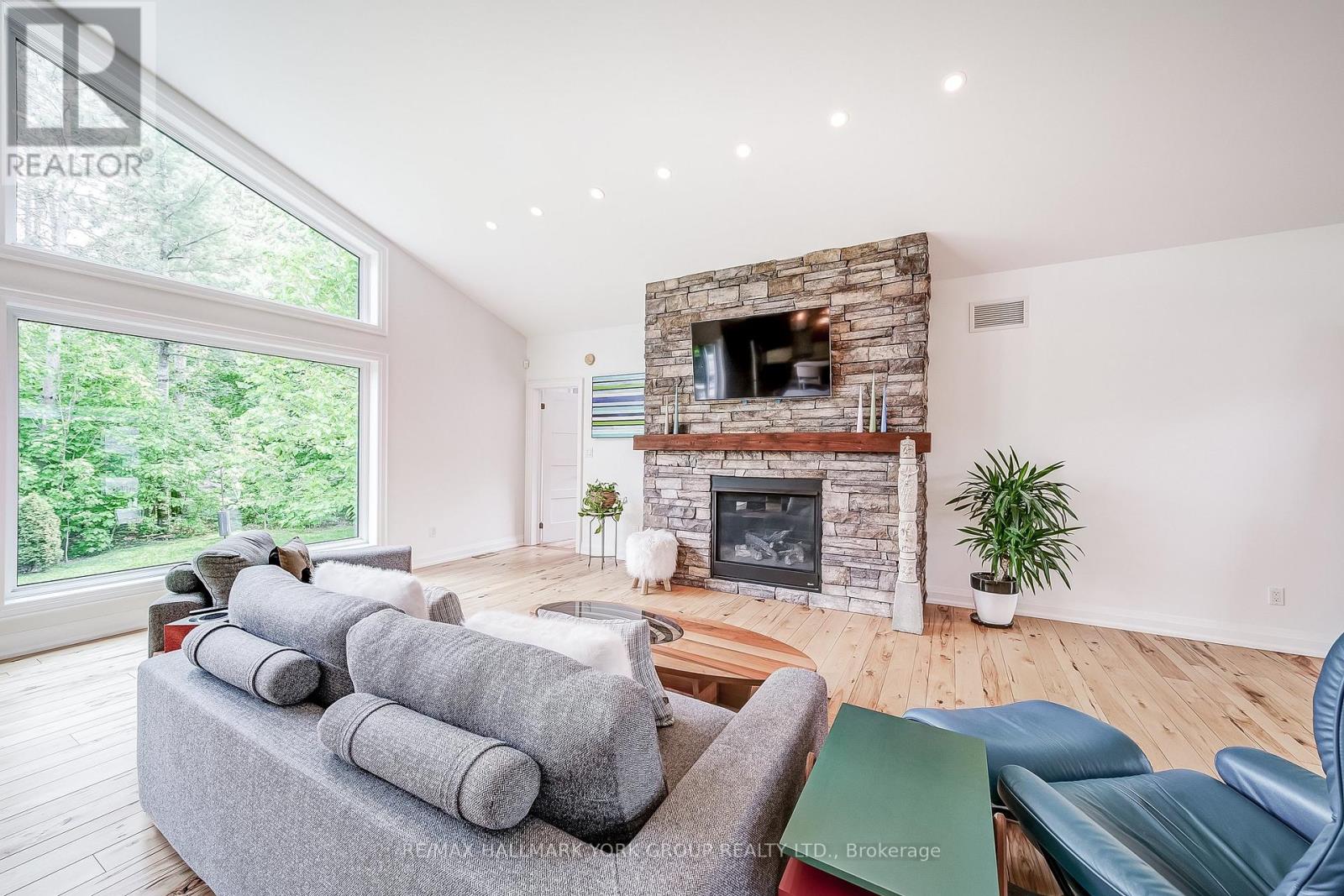 118 Mennill Drive, Springwater (Snow Valley), Ontario  L0L 1Y3 - Photo 6 - S13013286