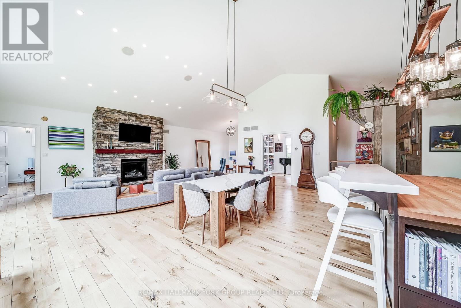 118 Mennill Drive, Springwater (Snow Valley), Ontario  L0L 1Y3 - Photo 9 - S13013286