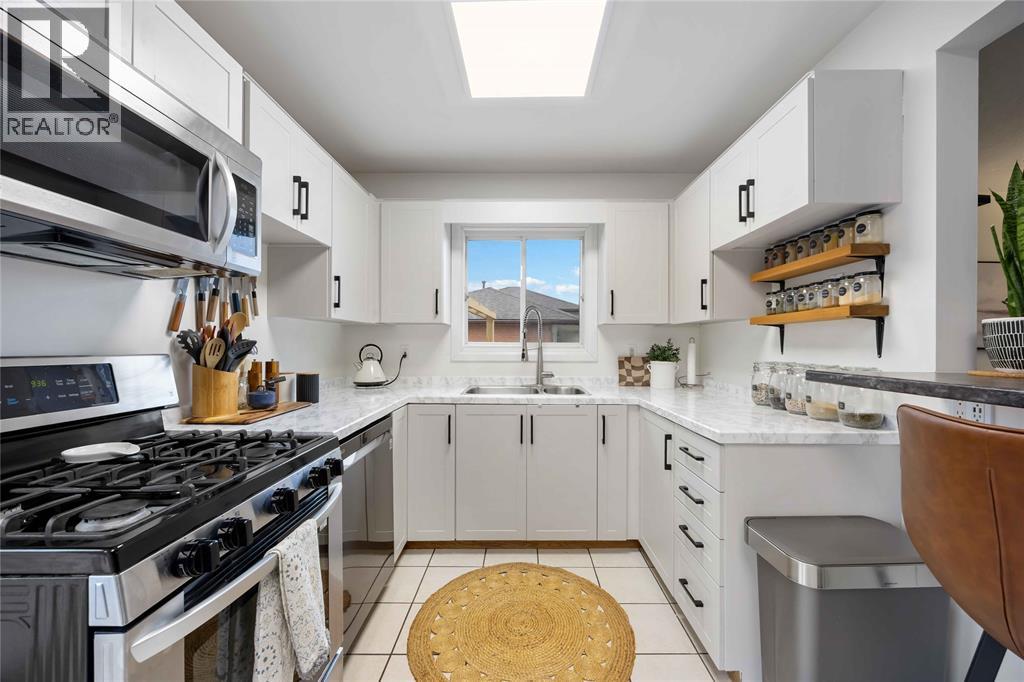 1209 Webster Drive, Sarnia, Ontario  N7S 2J6 - Photo 10 - 26008373