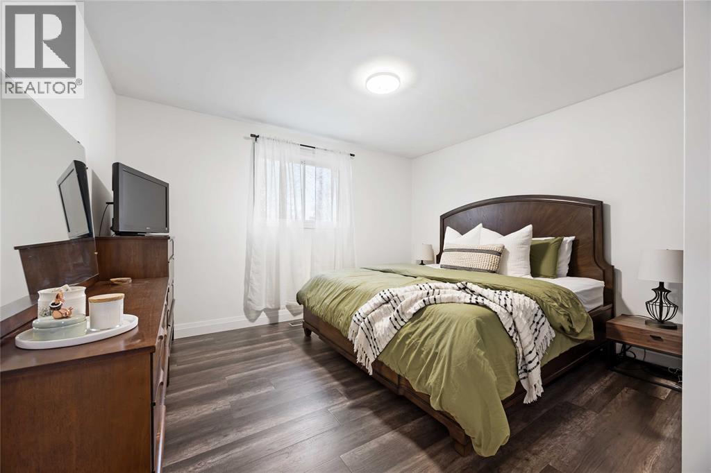 1209 Webster Drive, Sarnia, Ontario  N7S 2J6 - Photo 15 - 26008373