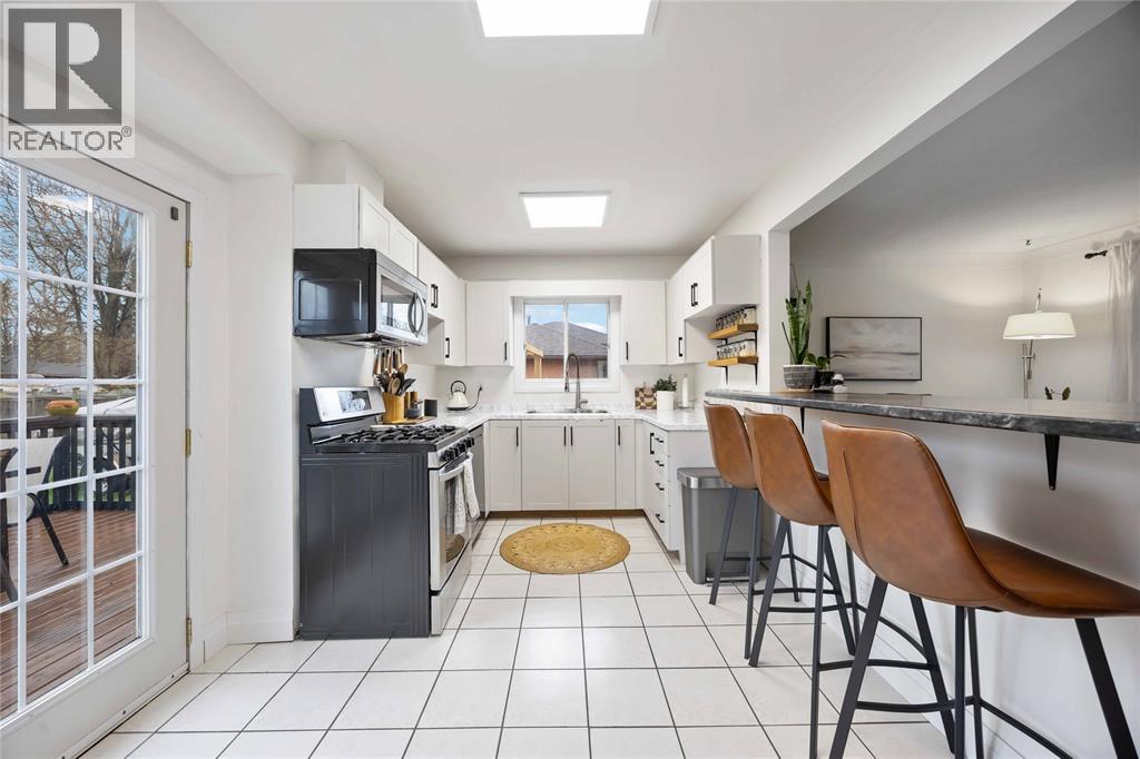 1209 Webster Drive, Sarnia, Ontario  N7S 2J6 - Photo 9 - 26008373