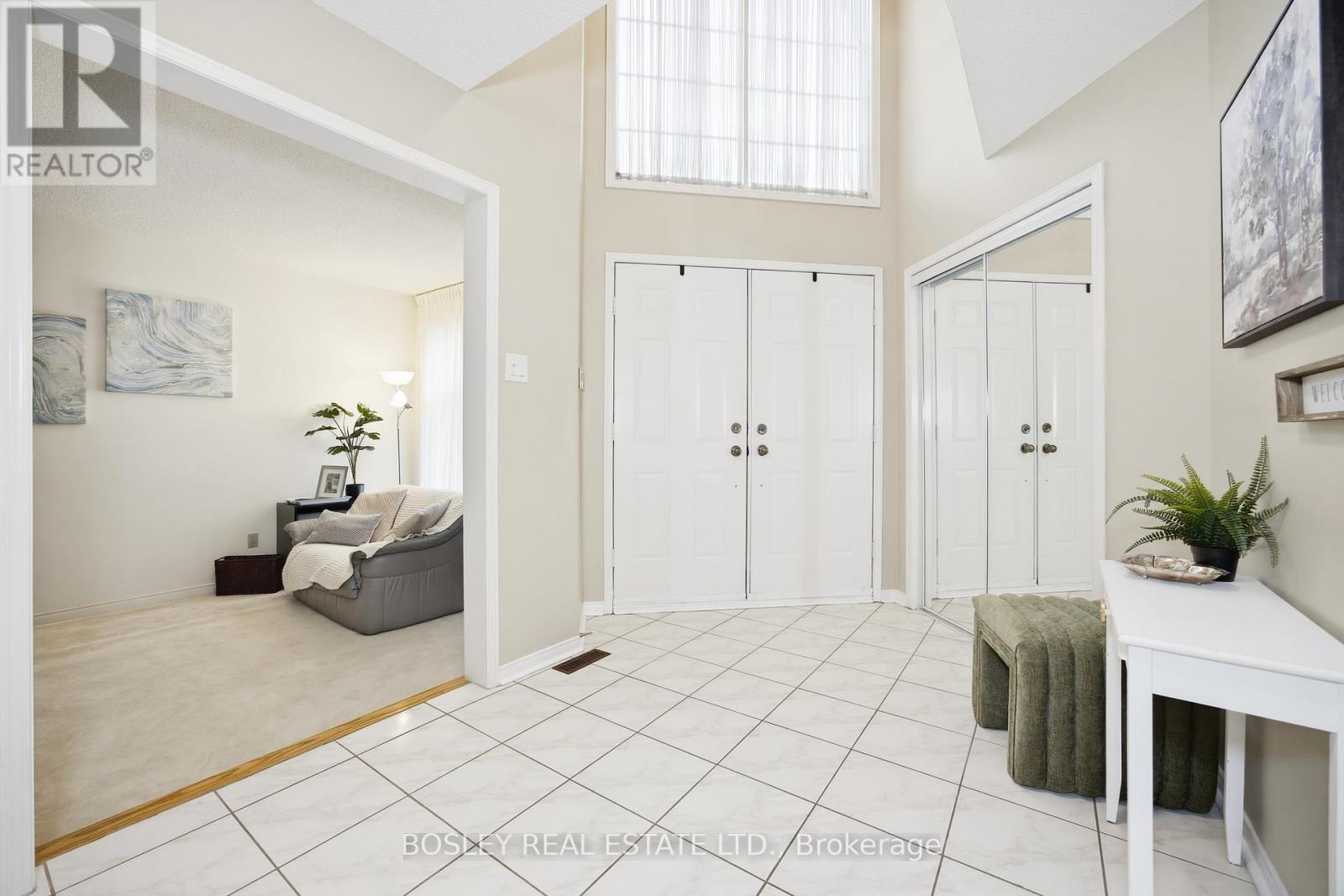 5176 Castlefield Drive, Mississauga, Ontario  L5V 1S2 - Photo 3 - W13013148