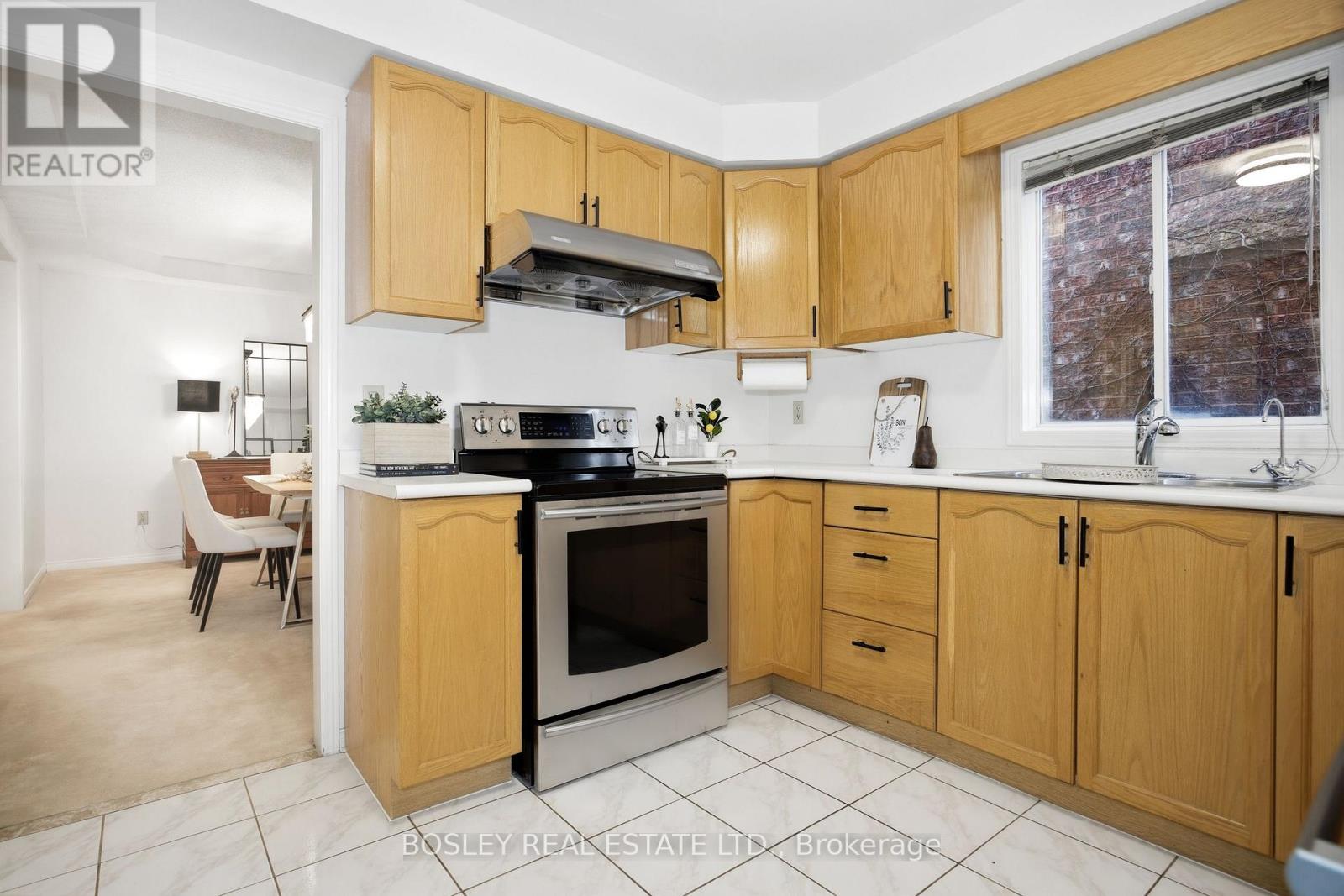 5176 Castlefield Drive, Mississauga, Ontario  L5V 1S2 - Photo 7 - W13013148