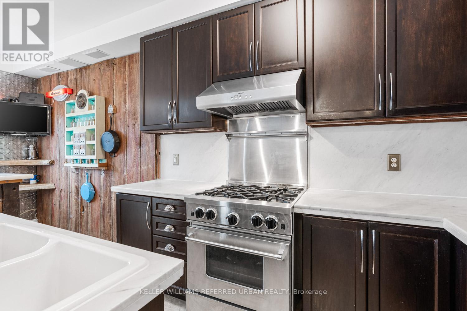 26 Abraham Welsh Road, Toronto, Ontario  M9M 0B7 - Photo 12 - W13013160