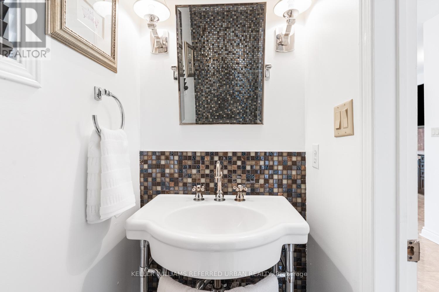 26 Abraham Welsh Road, Toronto, Ontario  M9M 0B7 - Photo 13 - W13013160