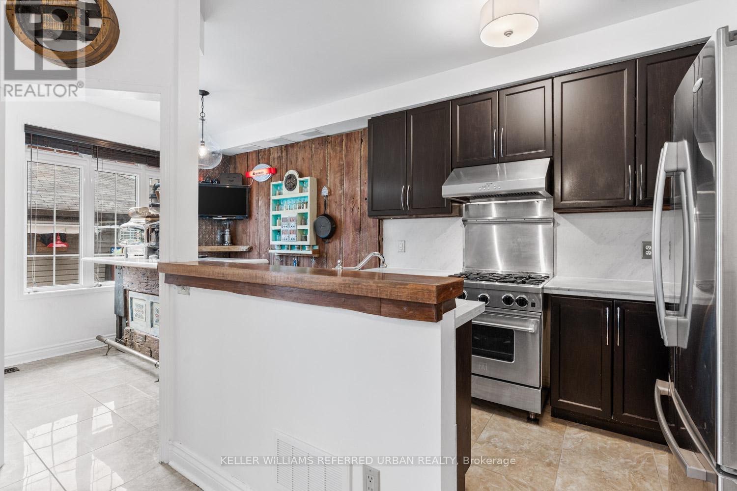 26 Abraham Welsh Road, Toronto, Ontario  M9M 0B7 - Photo 8 - W13013160