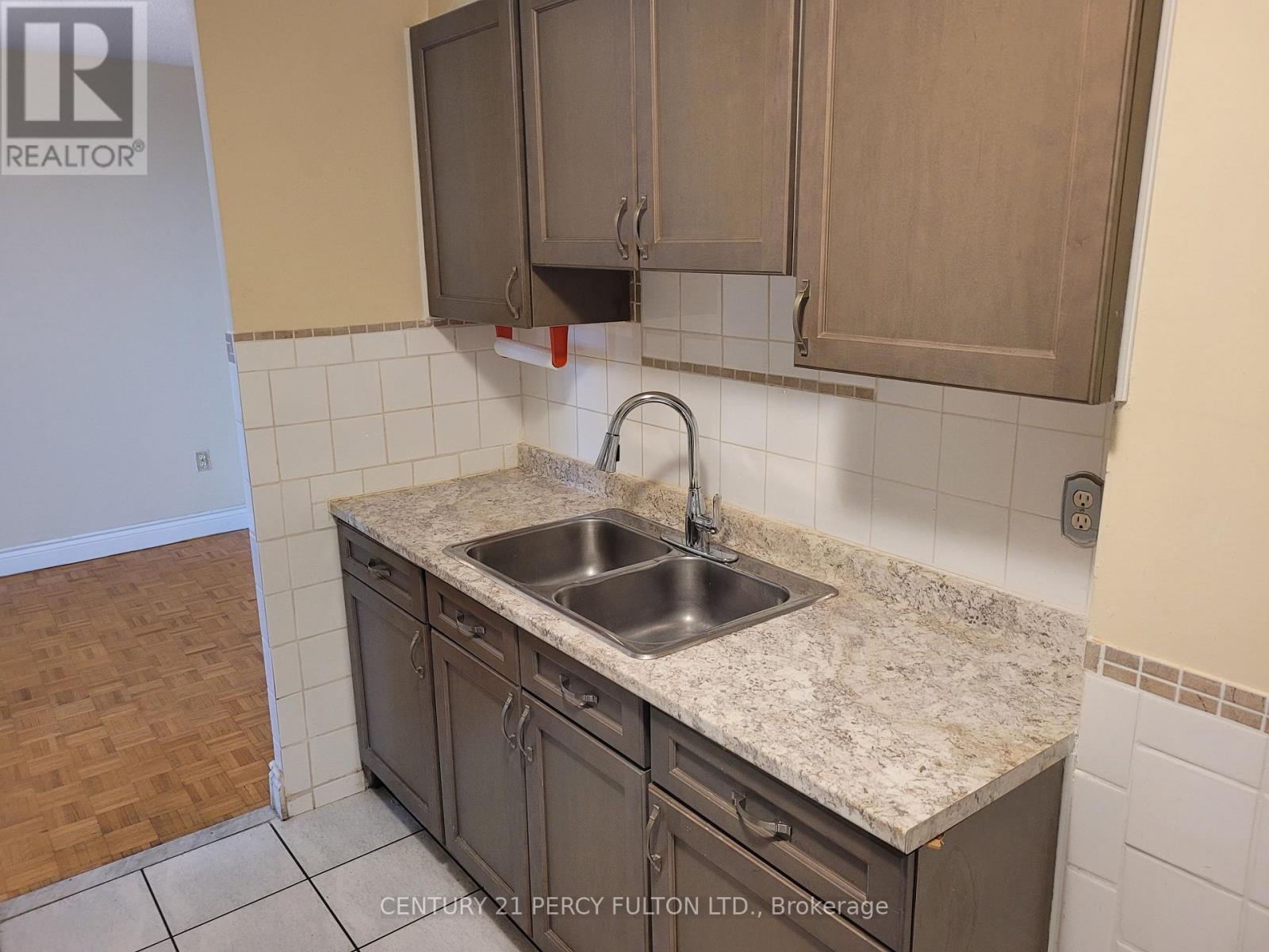 1707 - 2645 Kipling Avenue, Toronto (Mount Olive-Silverstone-Jamestown), Ontario  M9V 3S6 - Photo 11 - W13013168