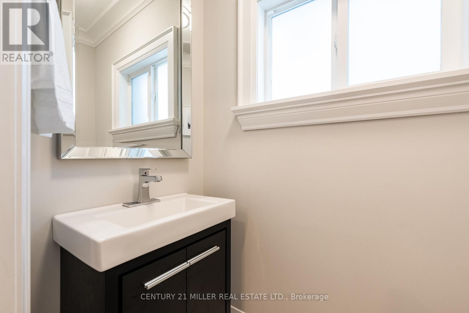 327 Macdonald Road, Oakville, Ontario  L6J 2A8 - Photo 16 - W13013268