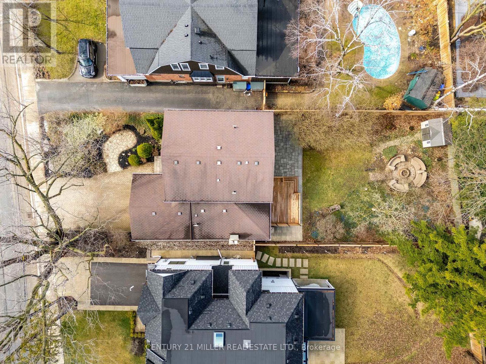 327 Macdonald Road, Oakville, Ontario  L6J 2A8 - Photo 2 - W13013268