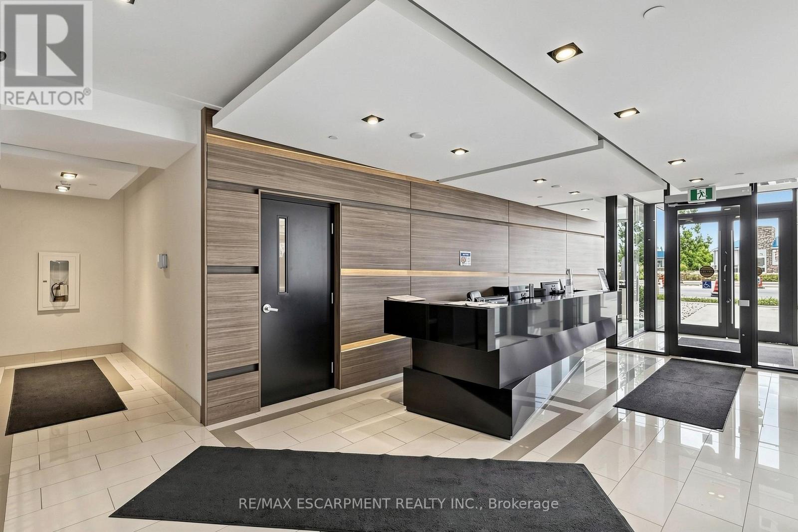 D619 - 5220 Dundas Street, Burlington, Ontario  L7L 0J4 - Photo 3 - W13013334