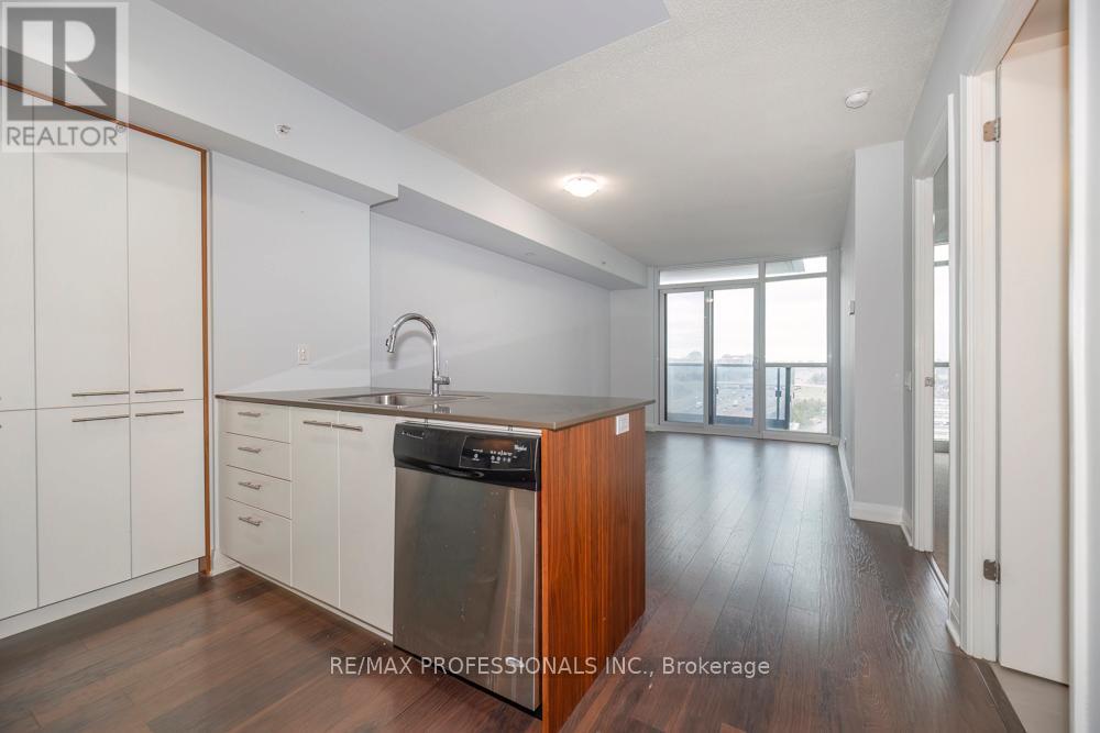 1301 - 5 Valhalla Inn Road, Toronto, Ontario  M9B 1S9 - Photo 12 - W13013338