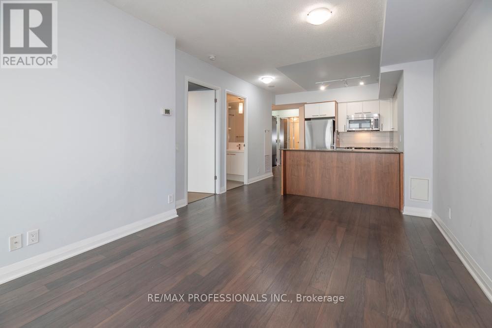 1301 - 5 Valhalla Inn Road, Toronto, Ontario  M9B 1S9 - Photo 4 - W13013338