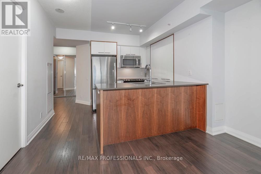 1301 - 5 Valhalla Inn Road, Toronto, Ontario  M9B 1S9 - Photo 7 - W13013338