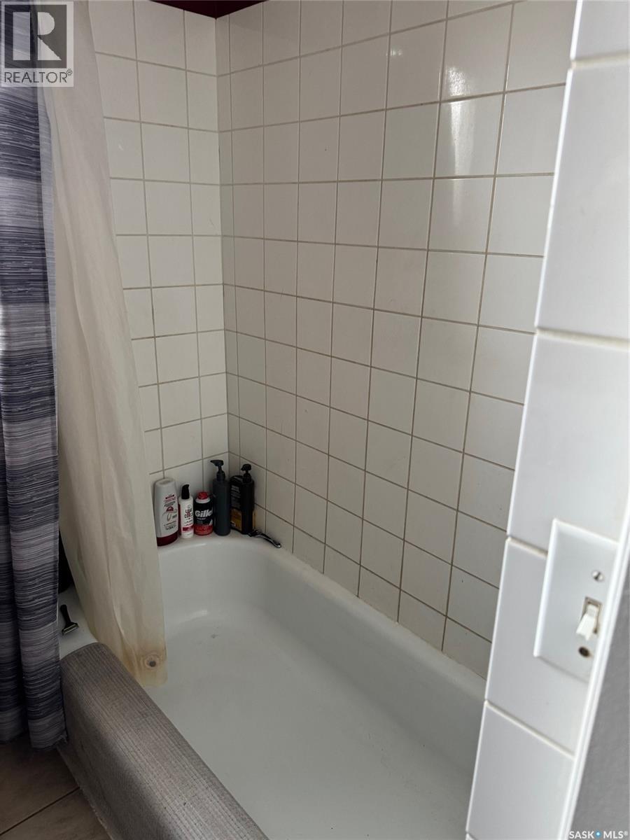 1509 Young Street, Estevan, Saskatchewan  S4A 0J5 - Photo 14 - SK033257