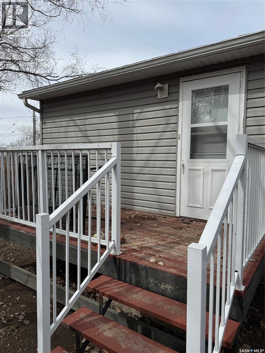 1509 Young Street, Estevan, Saskatchewan  S4A 0J5 - Photo 2 - SK033257