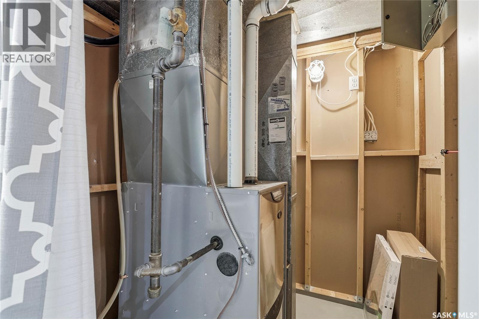 12 Secord Place, Regina, Saskatchewan  S4R 3T4 - Photo 36 - SK033244