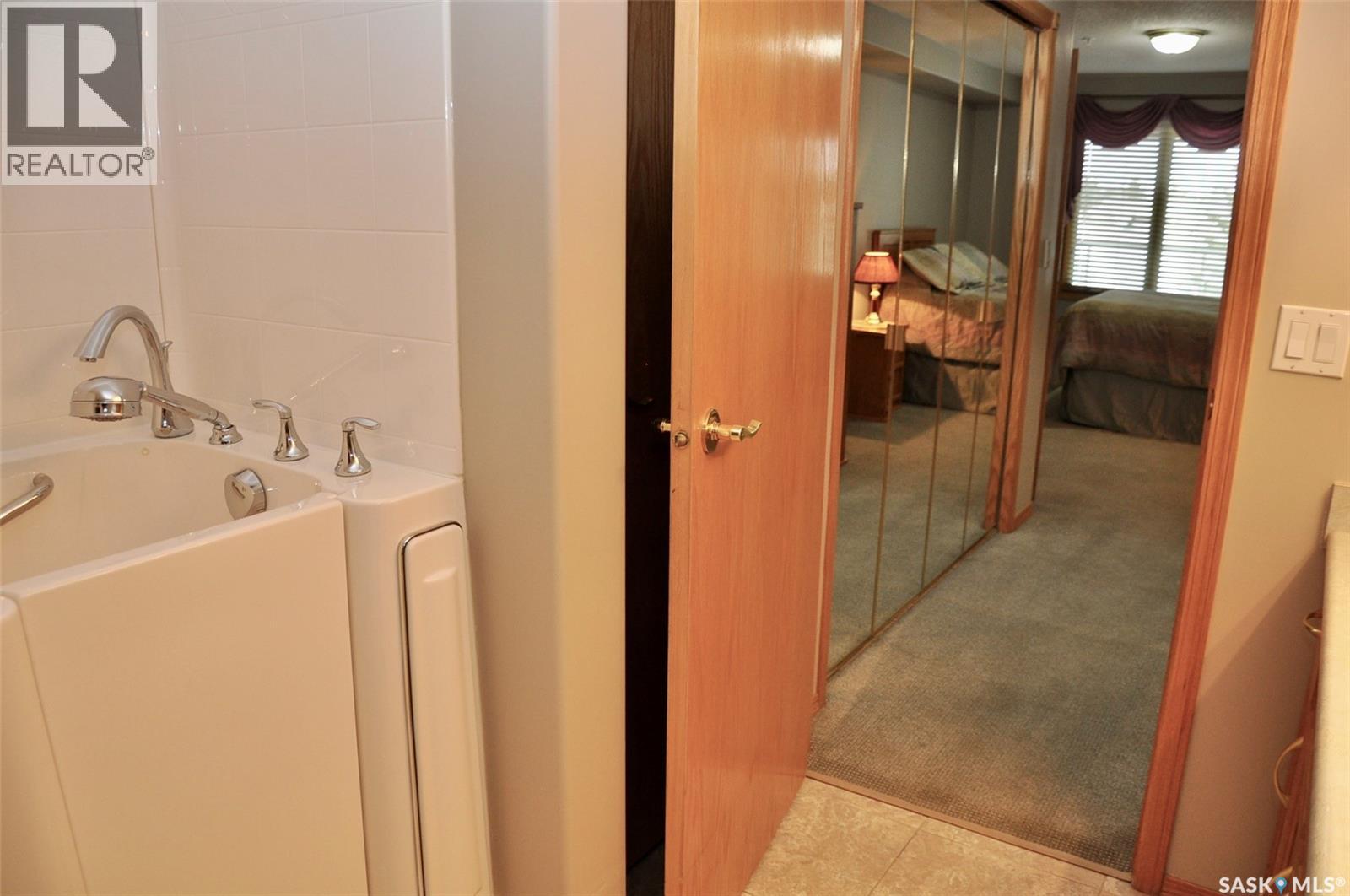 317 325 Keevil Crescent, Saskatoon, Saskatchewan  S7N 4R8 - Photo 19 - SK033048