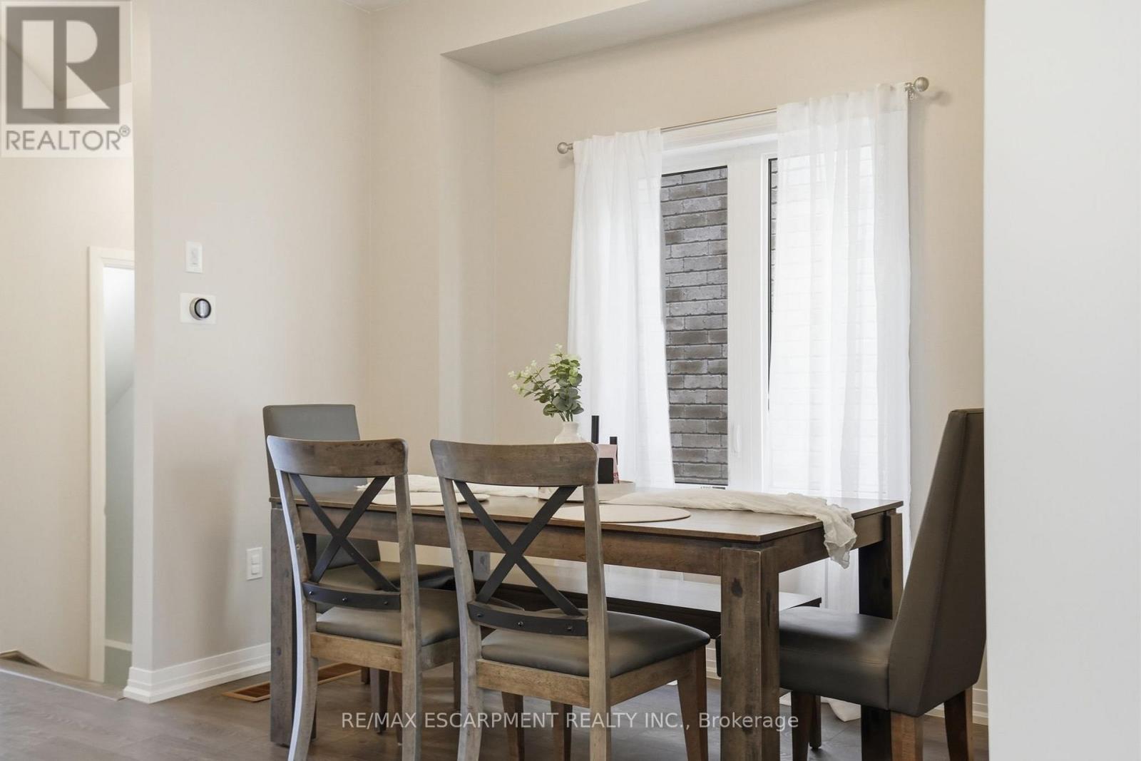 3 Sleeth Street, Brantford, Ontario  N3S 0J7 - Photo 7 - X13013186