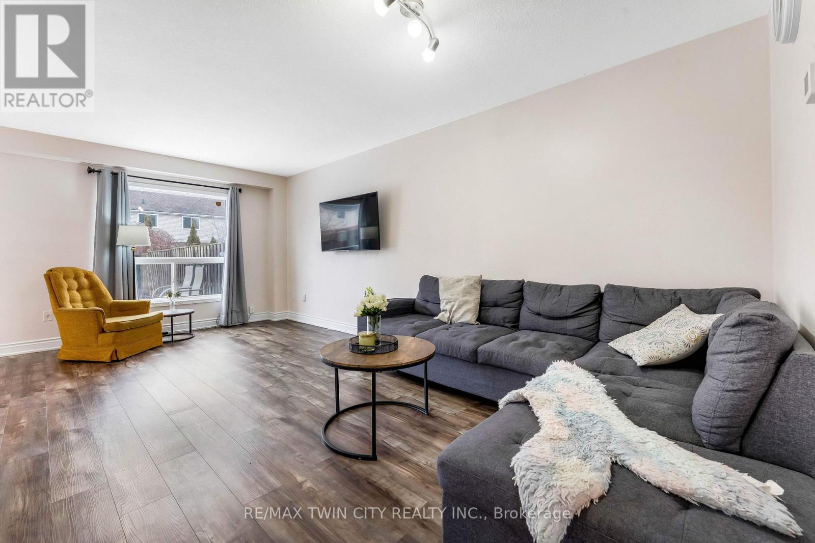 142 Dubrick Crescent, Kitchener, Ontario  N2E 4G3 - Photo 7 - X13013220