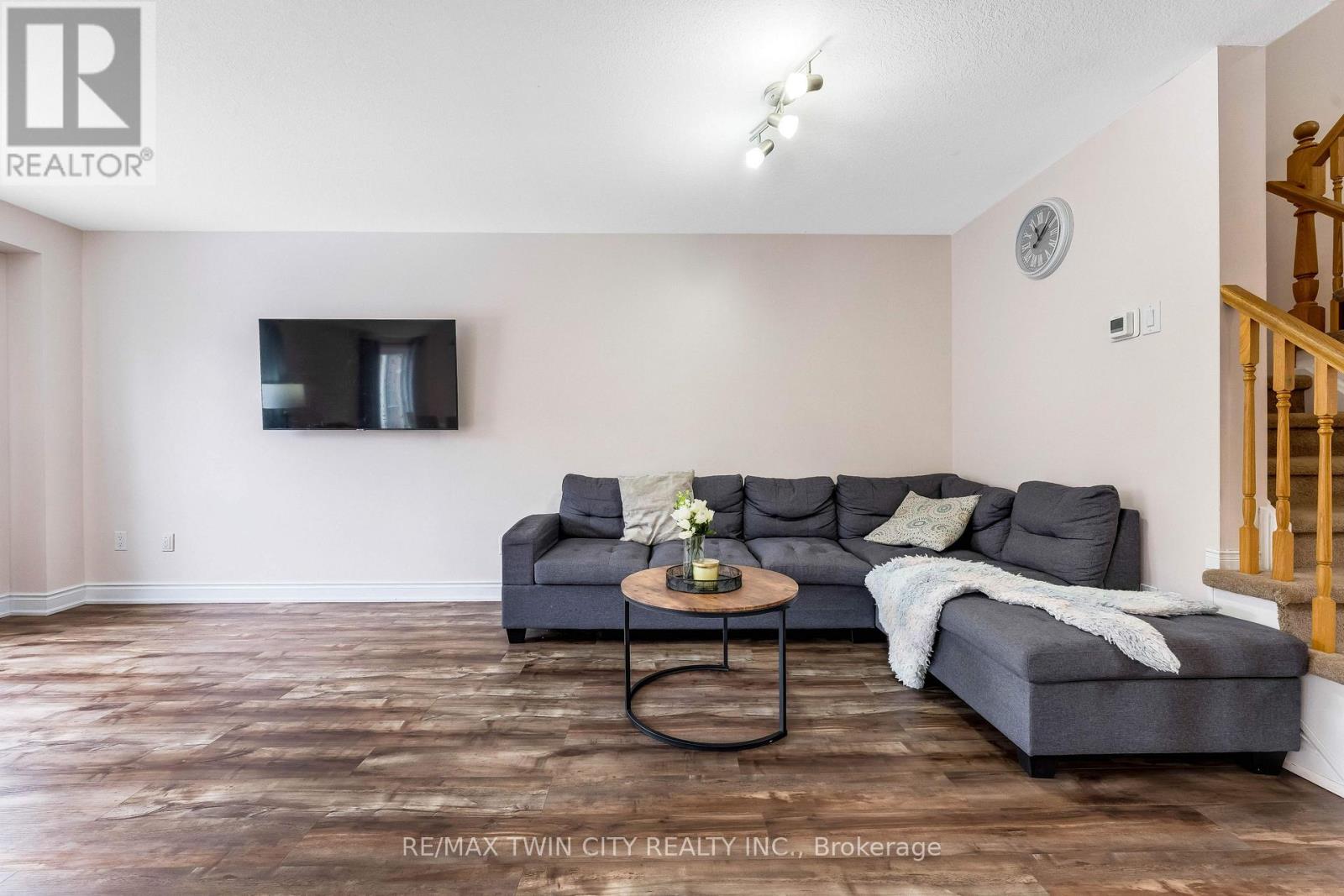 142 Dubrick Crescent, Kitchener, Ontario  N2E 4G3 - Photo 9 - X13013220