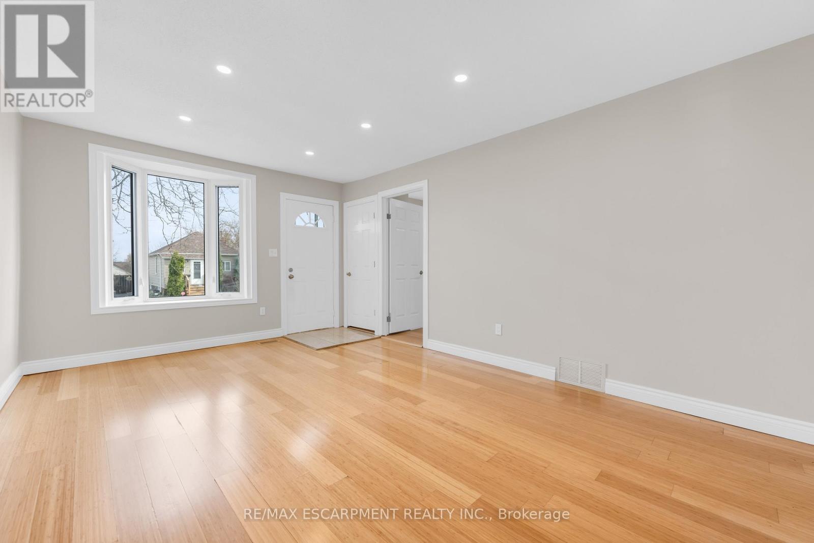 180 Mead Avenue, Hamilton, Ontario  L8H 3V1 - Photo 5 - X13013366