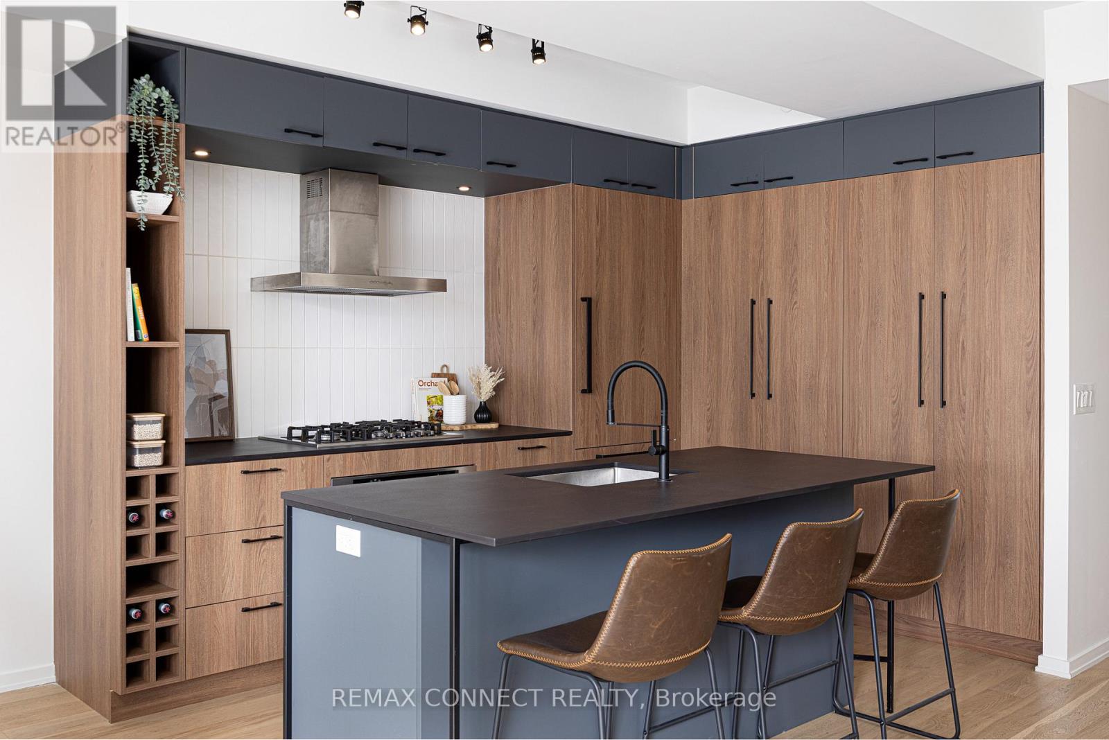 402 - 41 Dovercourt Road, Toronto, Ontario  M6J 0G6 - Photo 14 - C12976108