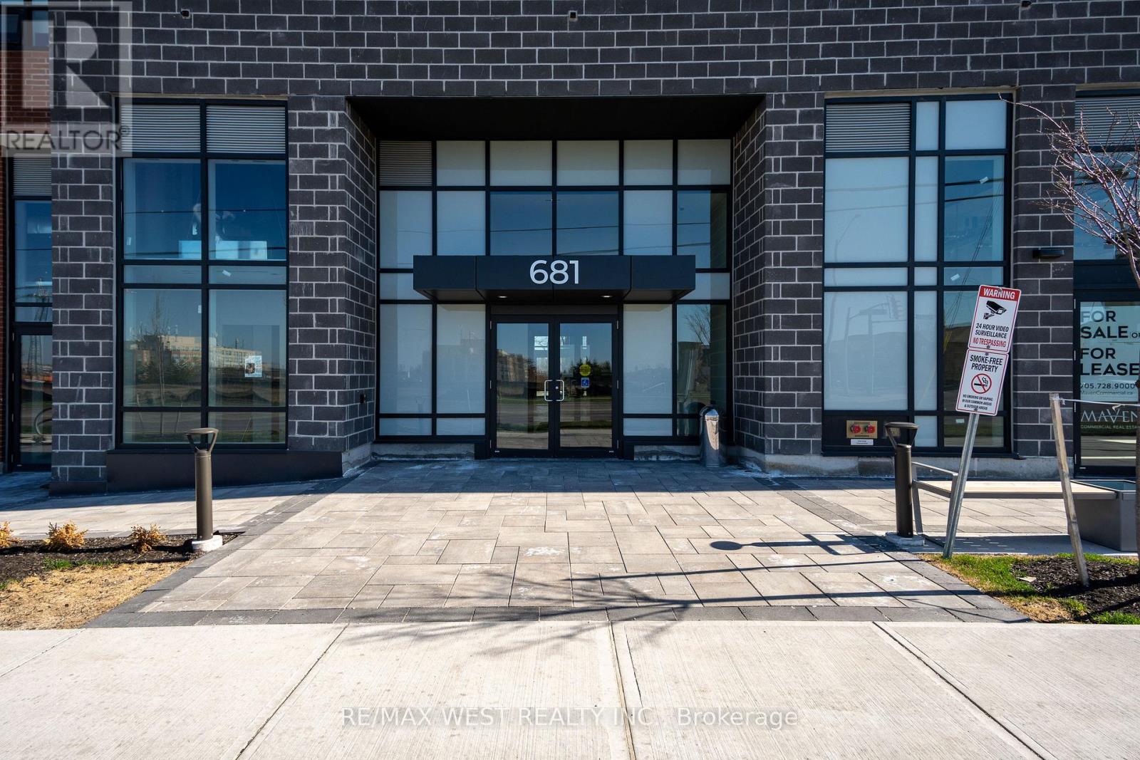 231 - 681 Yonge Street, Barrie, Ontario  L4N 4E8 - Photo 4 - S13009646