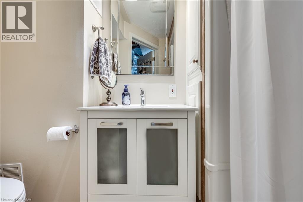 134 Little John Road, Dundas, Ontario  L9H 4H3 - Photo 37 - 40821919