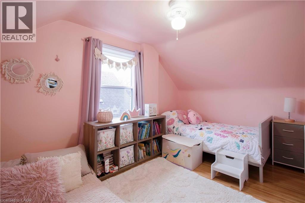 149 E 34th Street, Hamilton, Ontario  L8V 3W7 - Photo 23 - 40821836