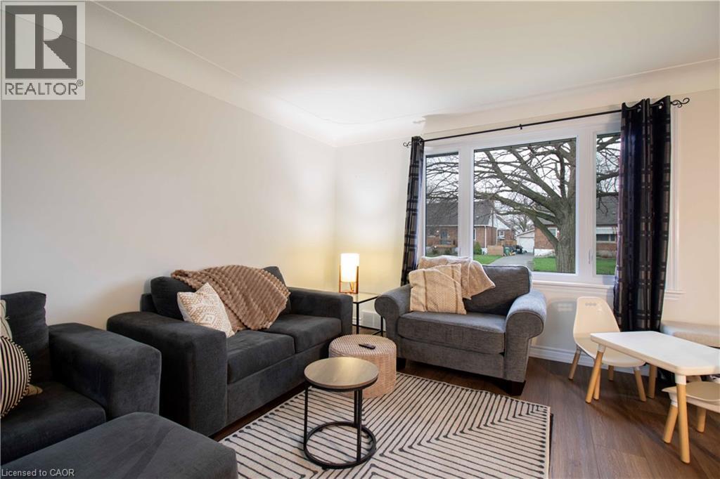 149 E 34th Street, Hamilton, Ontario  L8V 3W7 - Photo 14 - 40821836