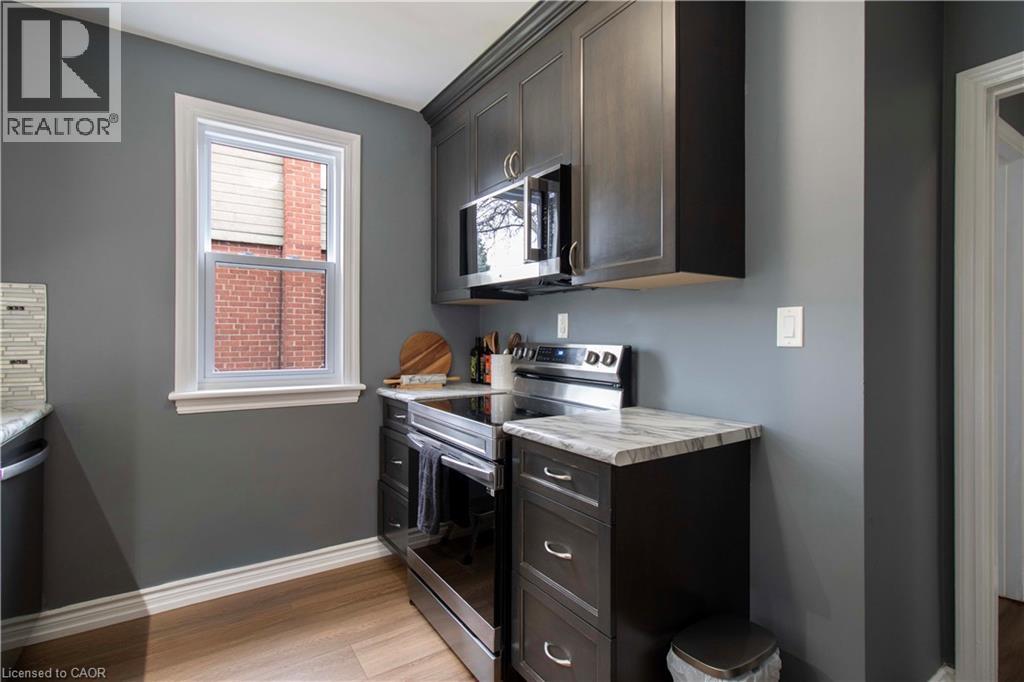 149 E 34th Street, Hamilton, Ontario  L8V 3W7 - Photo 8 - 40821836