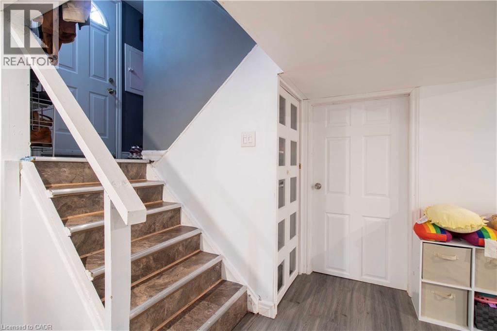 149 E 34th Street, Hamilton, Ontario  L8V 3W7 - Photo 29 - 40821836