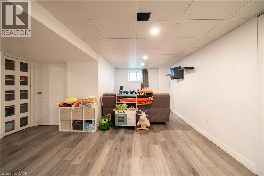 149 E 34th Street, Hamilton, Ontario  L8V 3W7 - Photo 35 - 40821836