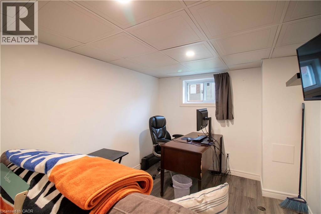 149 E 34th Street, Hamilton, Ontario  L8V 3W7 - Photo 36 - 40821836