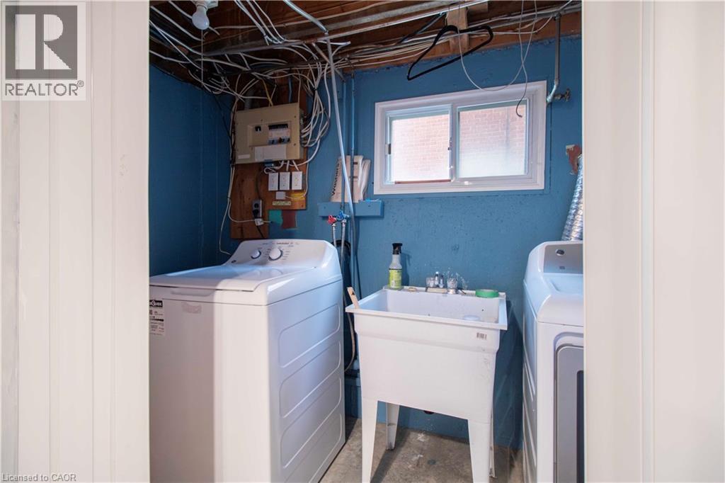 149 E 34th Street, Hamilton, Ontario  L8V 3W7 - Photo 34 - 40821836