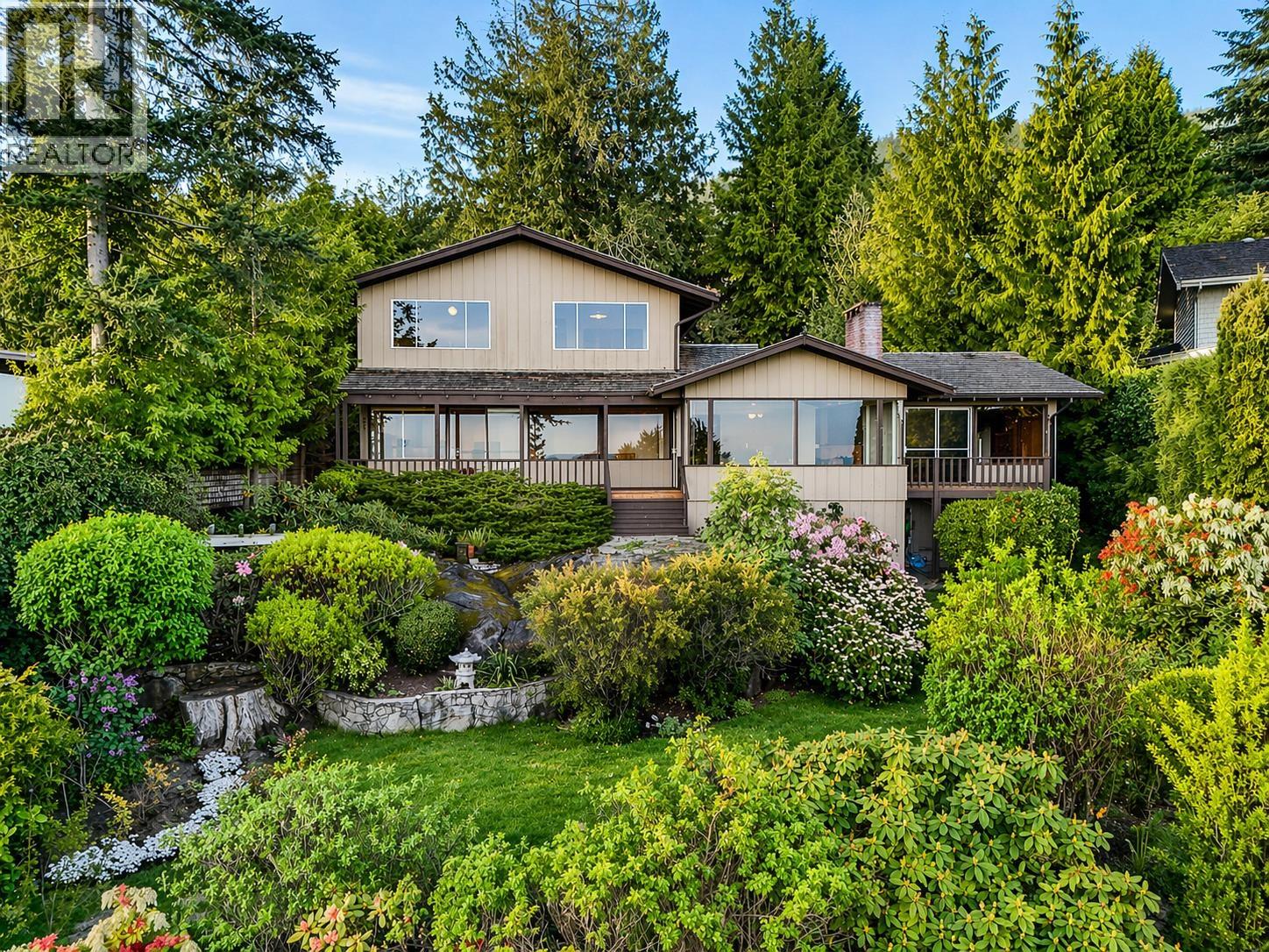 3898 SOUTHRIDGE AVENUE, West Vancouver, British Columbia
