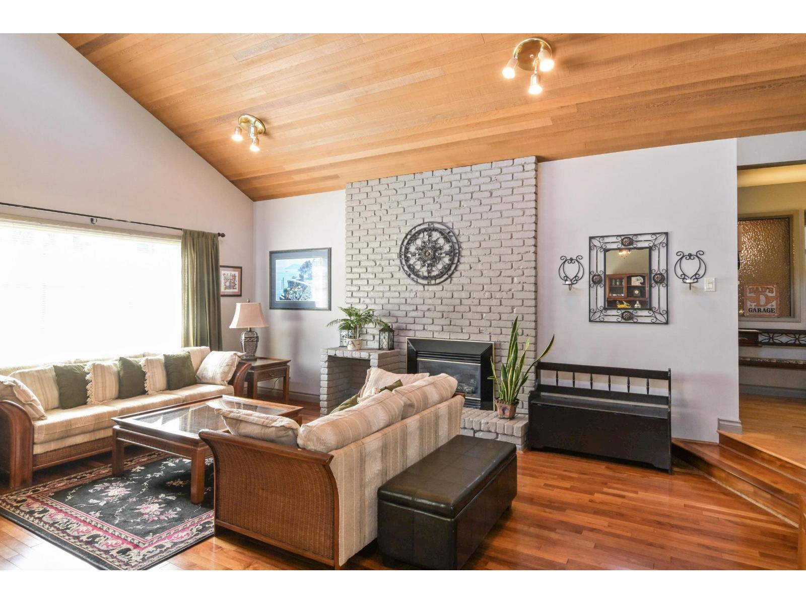 20123 49a Avenue, Langley, British Columbia  V3A 3S2 - Photo 3 - R3112356