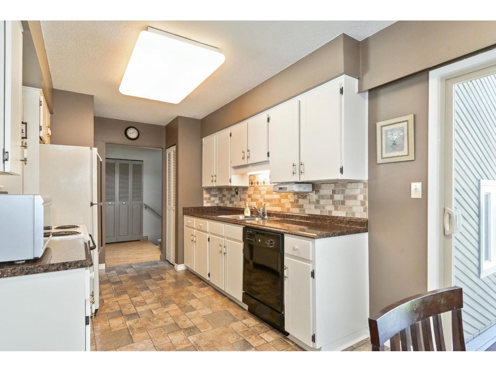 20123 49a Avenue, Langley, British Columbia  V3A 3S2 - Photo 9 - R3112356