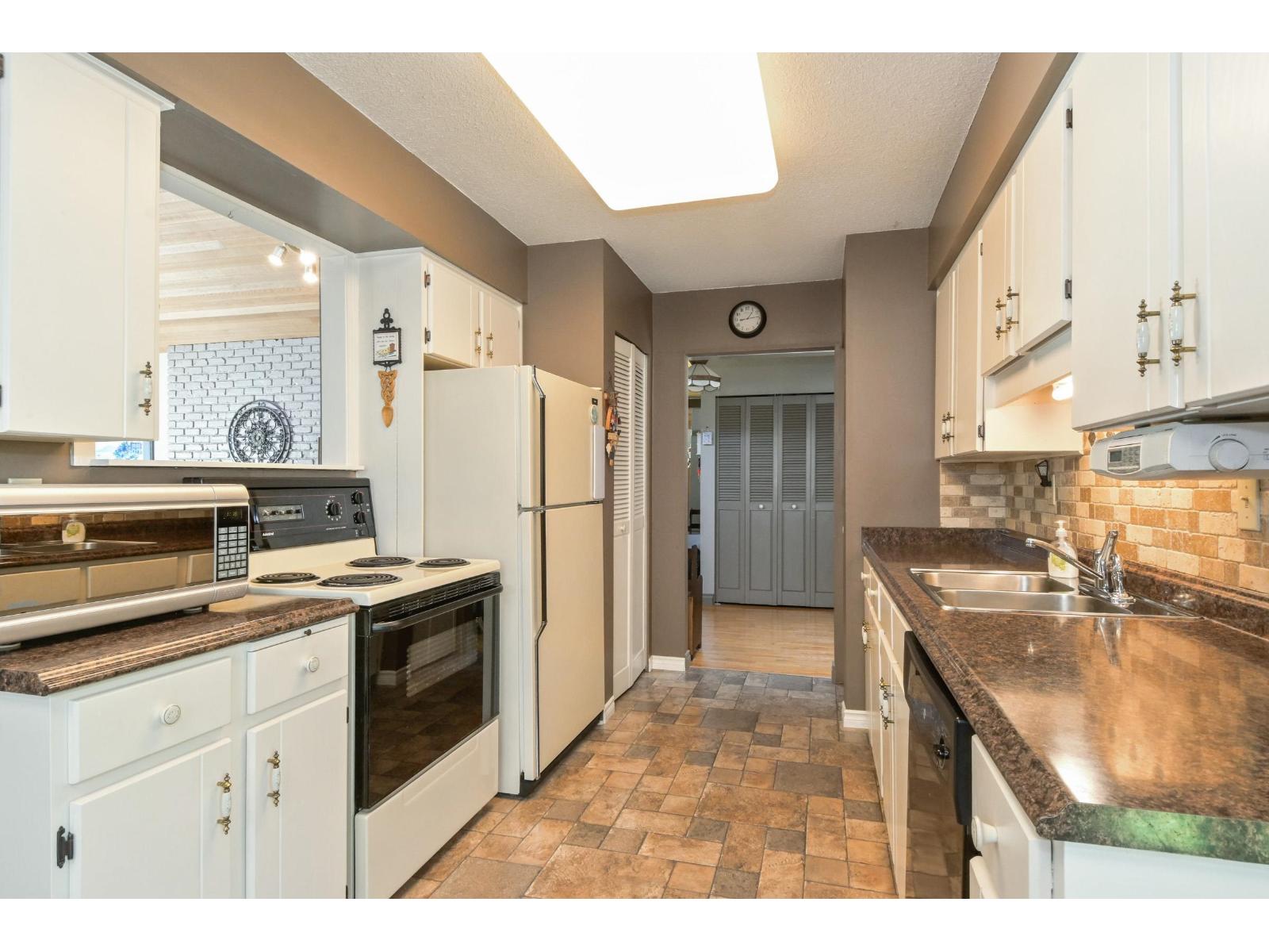 20123 49a Avenue, Langley, British Columbia  V3A 3S2 - Photo 10 - R3112356