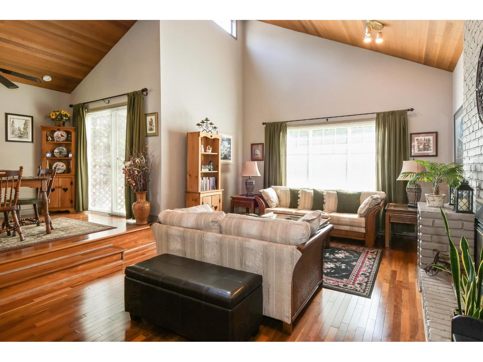 20123 49a Avenue, Langley, British Columbia  V3A 3S2 - Photo 4 - R3112356